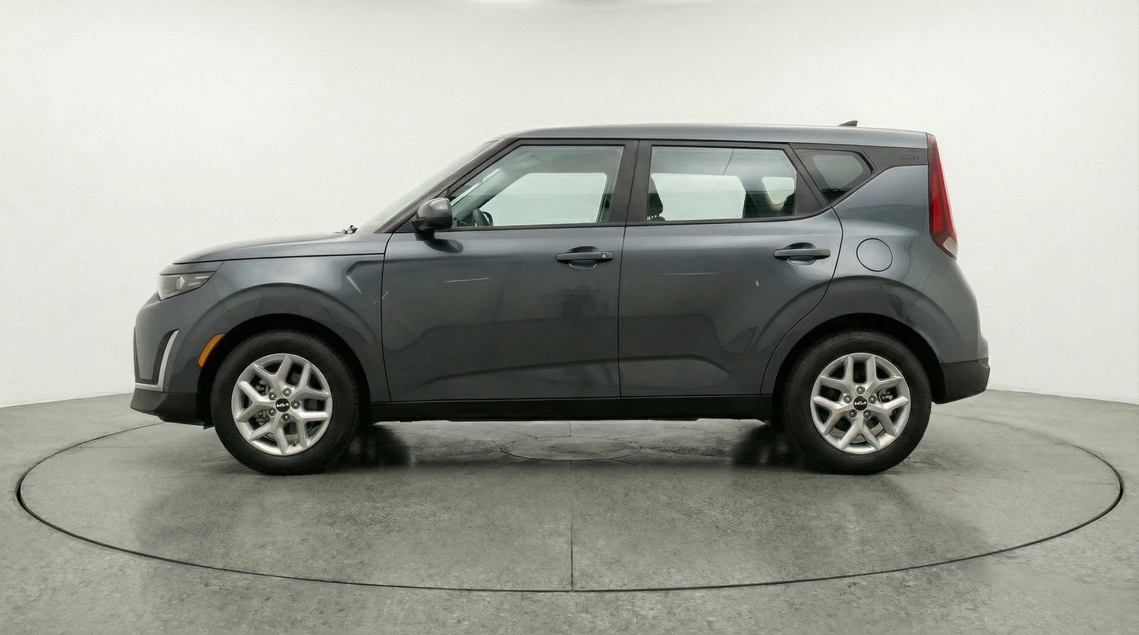 Used 2025 Kia Soul LX w/ LX Technology Package image 5