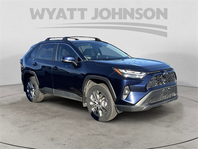 Used 2023 Toyota RAV4 XLE Premium image 7