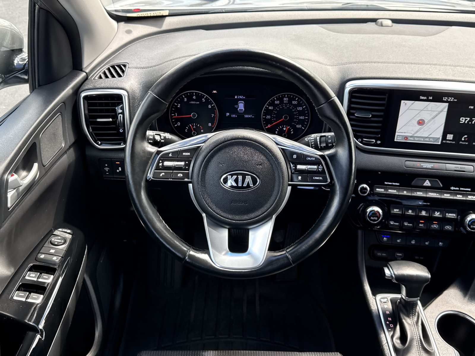 Used 2022 Kia Sportage EX w/ EX Technology Package FWD image 19
