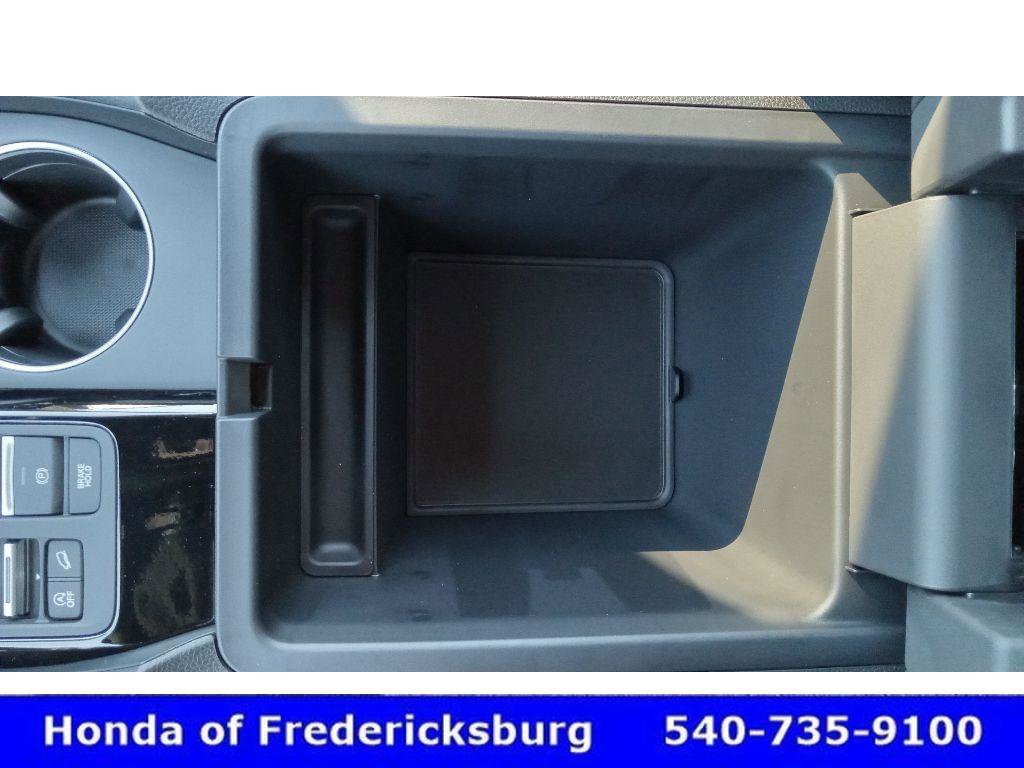 Used 2025 Honda Pilot Black Edition image 23