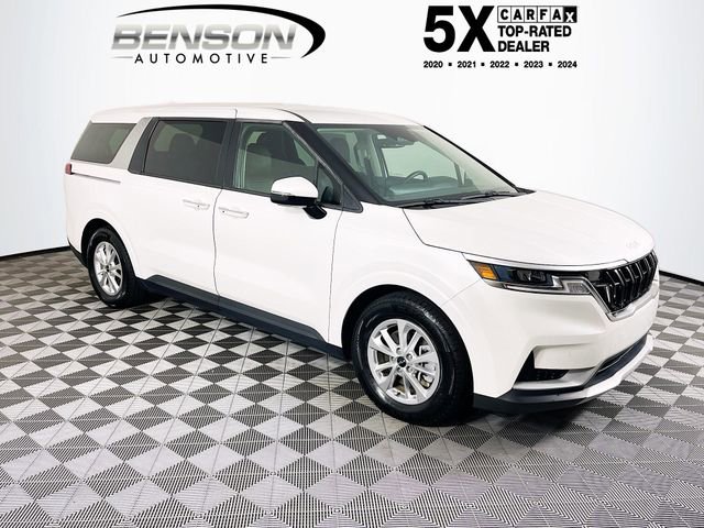 Used 2023 Kia Carnival LX image 1