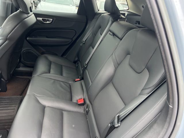Used 2023 Volvo XC60 B5 Plus w/ Climate Package image 8