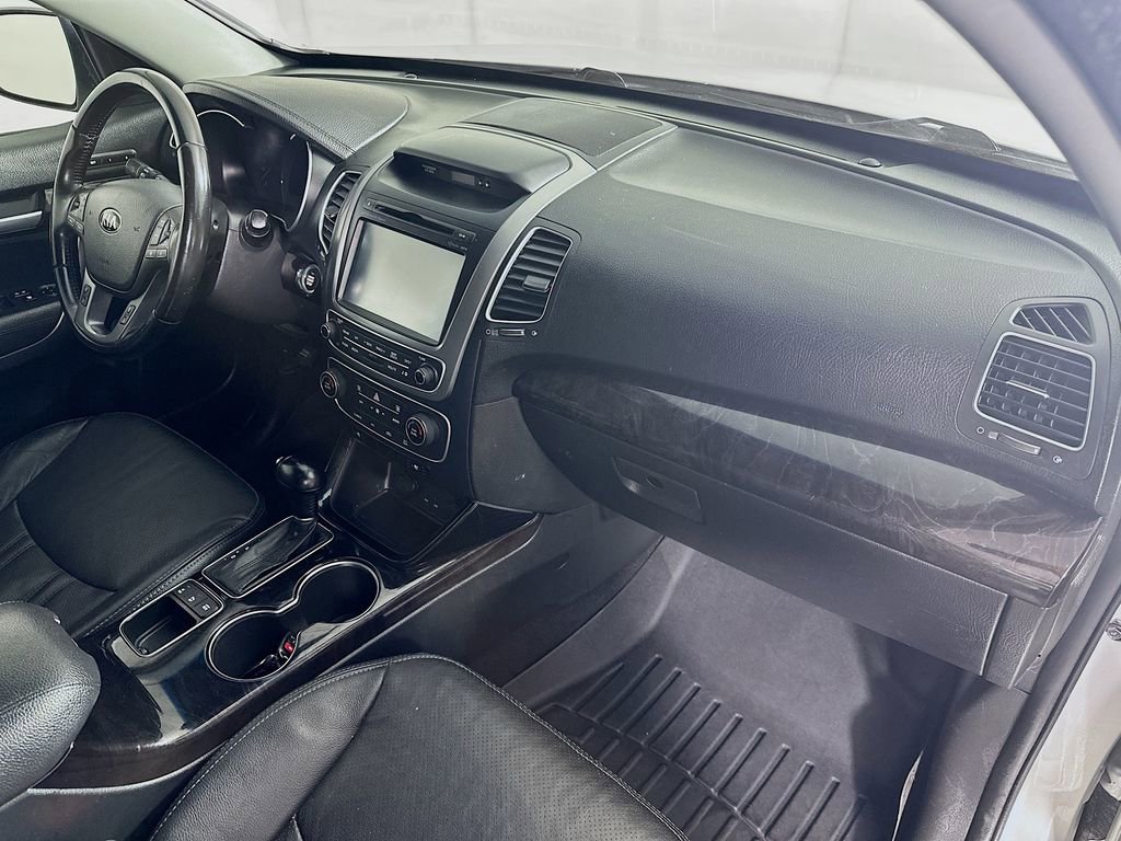 Used 2014 Kia Sorento SX w/ 3rd Row Package FWD image 31