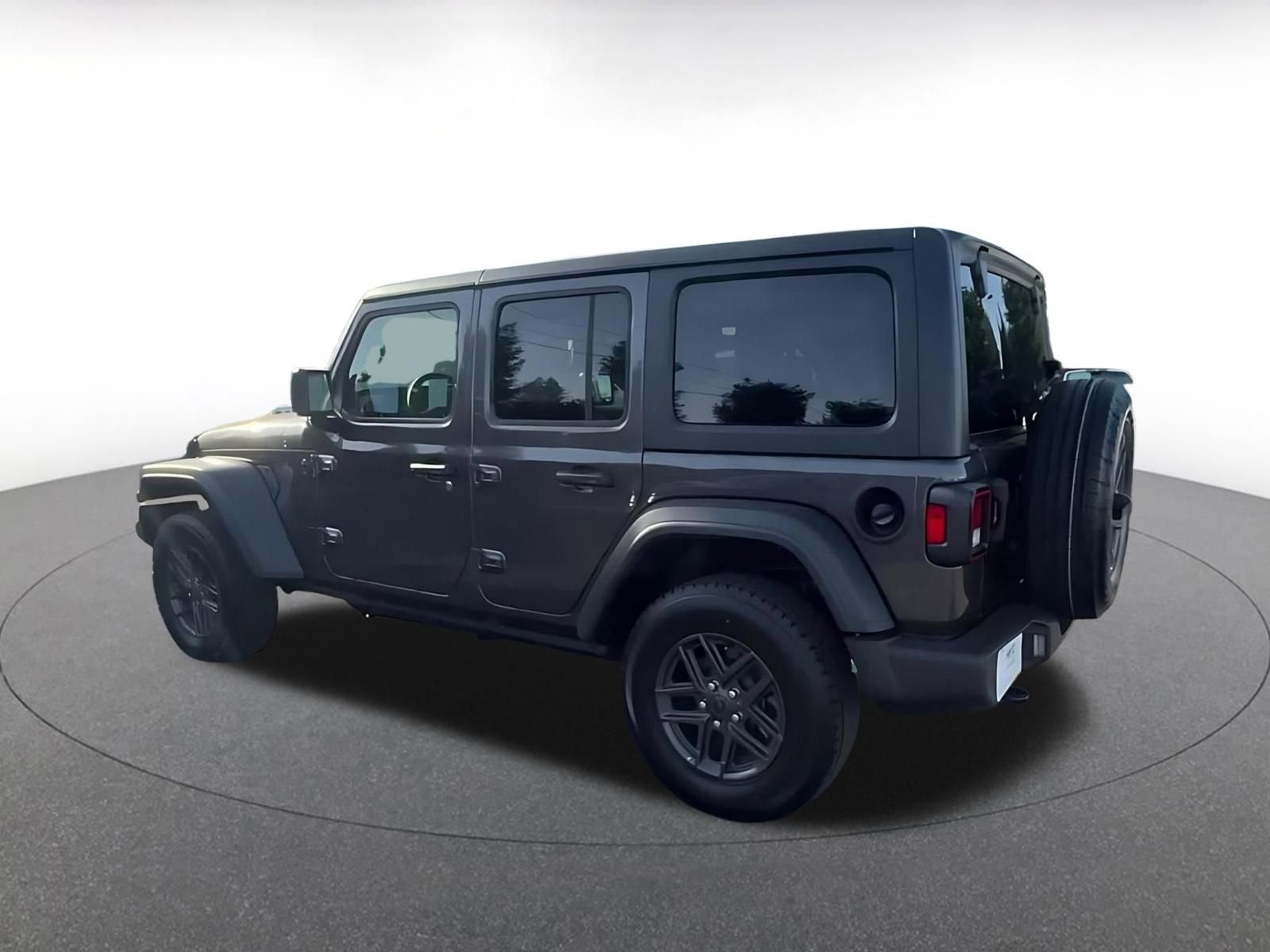 Used 2025 Jeep Wrangler Sport S AWD/4WD image 9