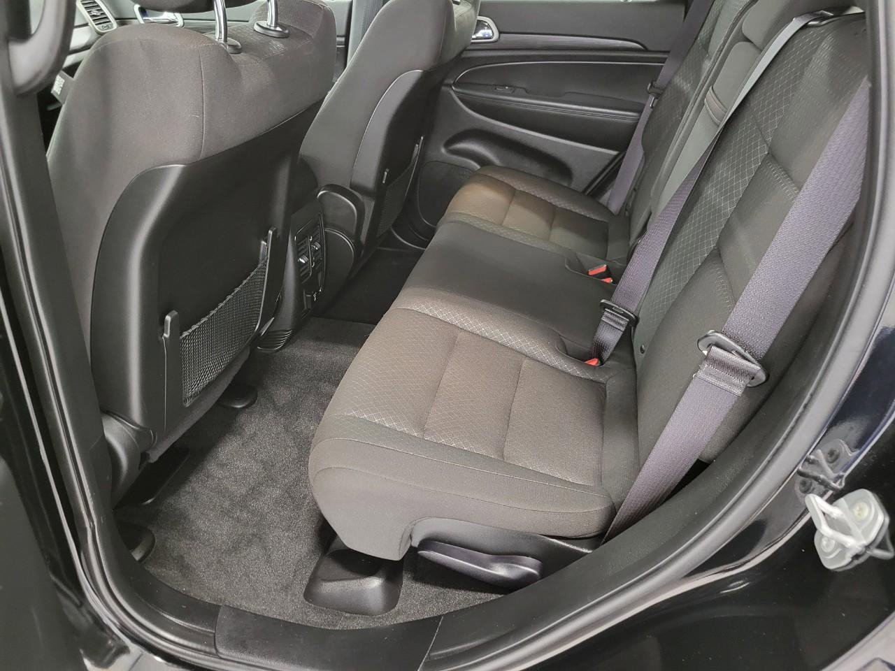 Used 2021 Jeep Grand Cherokee Laredo w/ Security & Convenience Group image 21