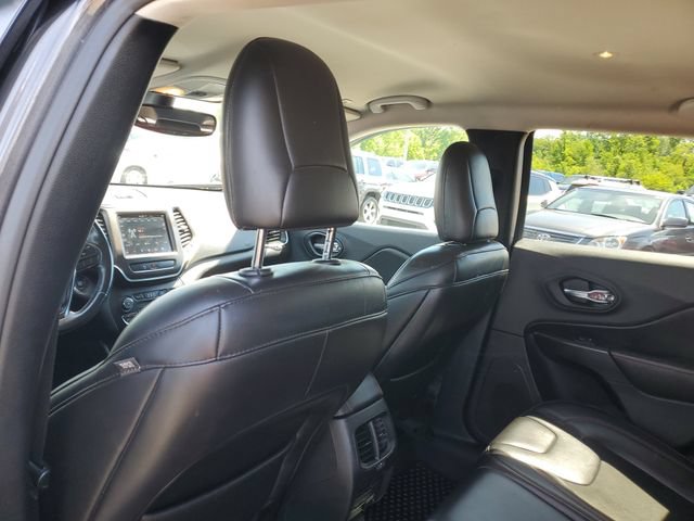 Used 2019 Jeep Cherokee Trailhawk w/ Comfort & Convenience Group AWD/4WD image 9
