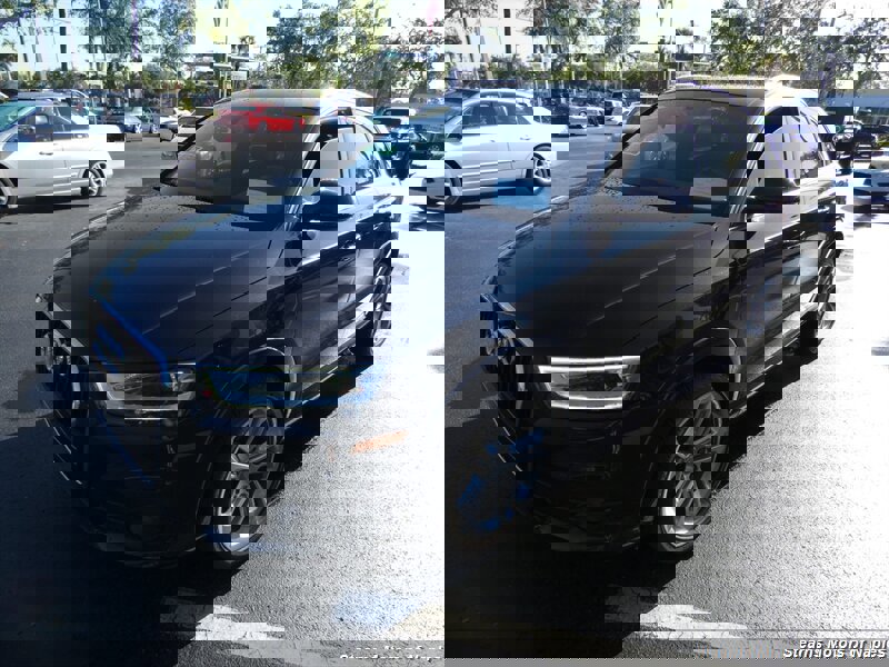 Used 2015 Audi Q3 2.0T Prestige w/ Prestige Package image 3