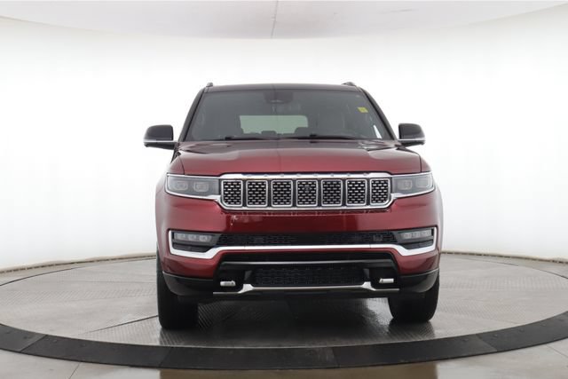 Used 2025 Jeep Grand Wagoneer L Series III w/ Rear Seat Video Group 1 AWD/4WD image 12