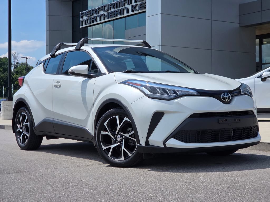 Used 2021 Toyota C-HR XLE FWD image 2