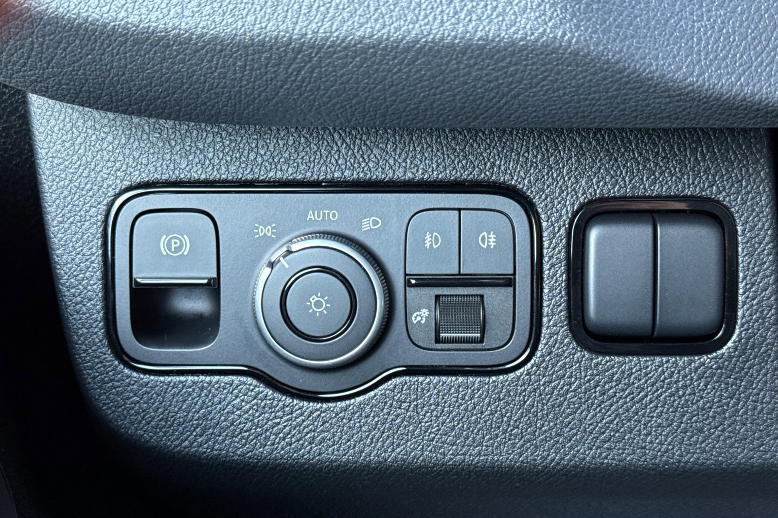 Used 2025 Mercedes-Benz Sprinter 2500 image 29