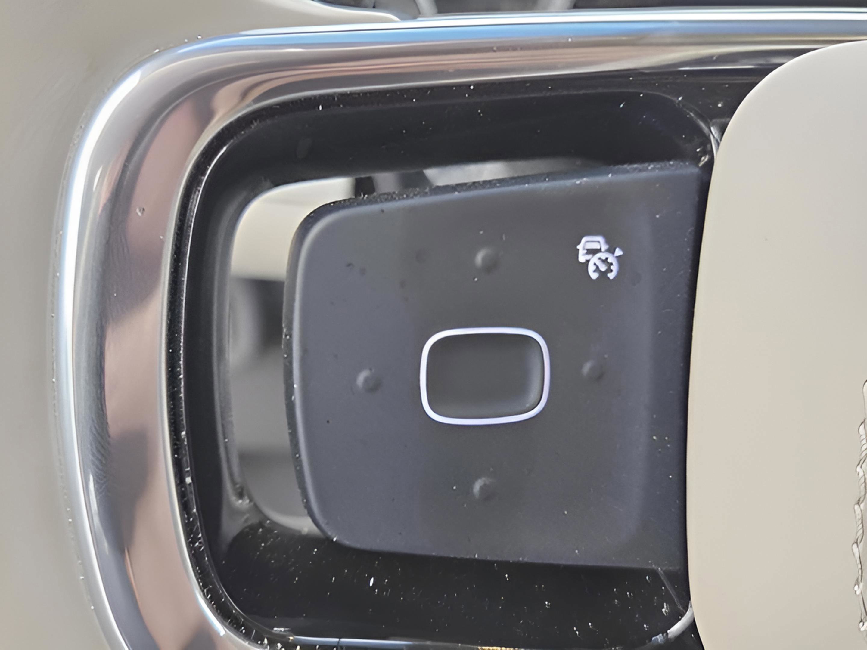 Used 2024 Lincoln Nautilus Premier image 26