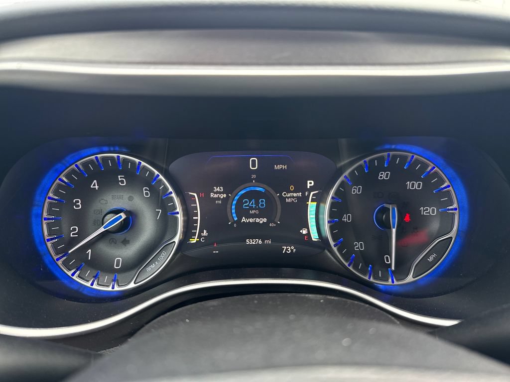 Used 2024 Chrysler Pacifica Touring-L FWD image 11