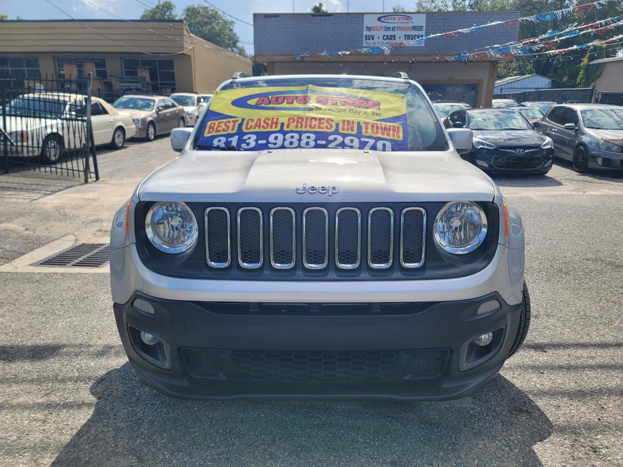 Used 2015 Jeep Renegade Latitude w/ Popular Equipment Group FWD image 2
