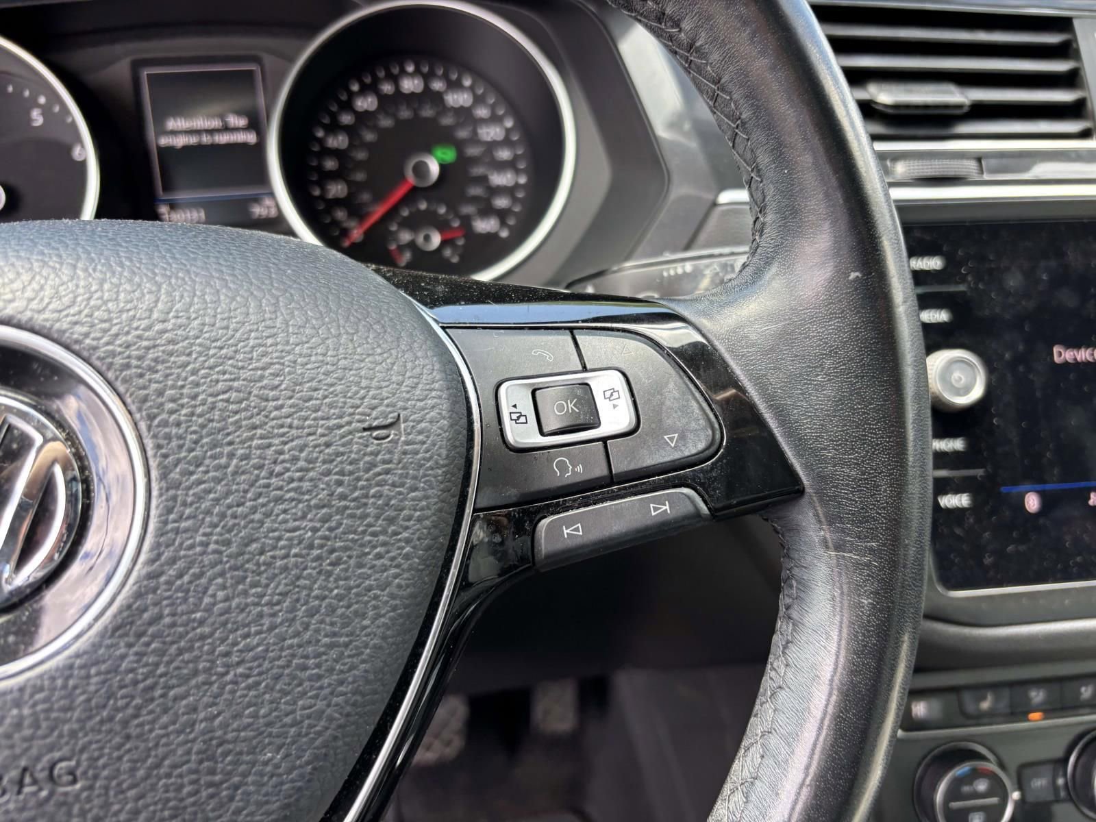 Used 2018 Volkswagen Tiguan SE w/ Panoramic Sunroof Package image 18