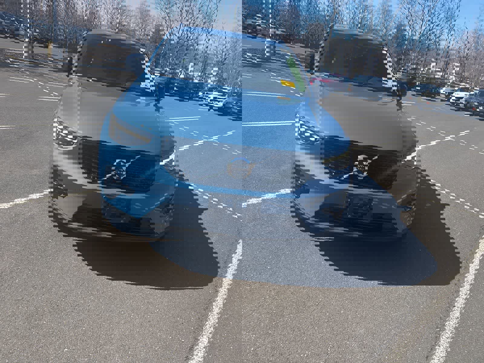 Used 2025 Volvo XC40 B5 Ultra w/ Climate Package image 4