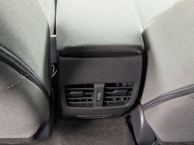 Used 2025 Toyota Corolla Cross LE image 15