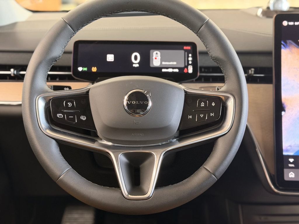 Used 2025 Volvo EX90 Ultra AWD/4WD image 28