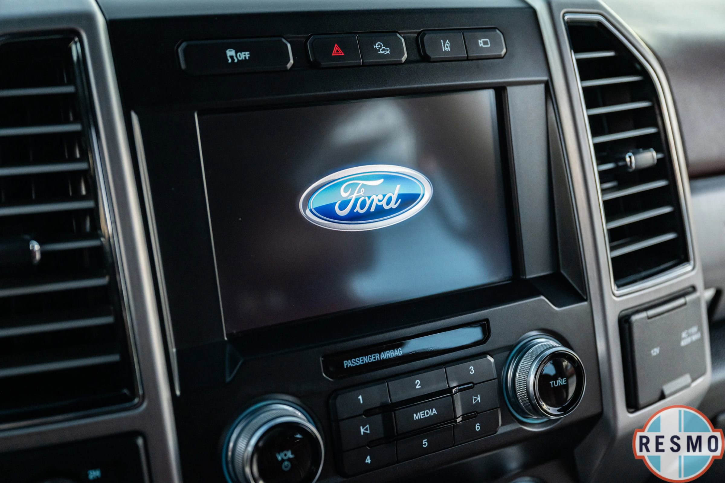 Used 2020 Ford F350 Platinum w/ Tremor Off-Road Package image 21