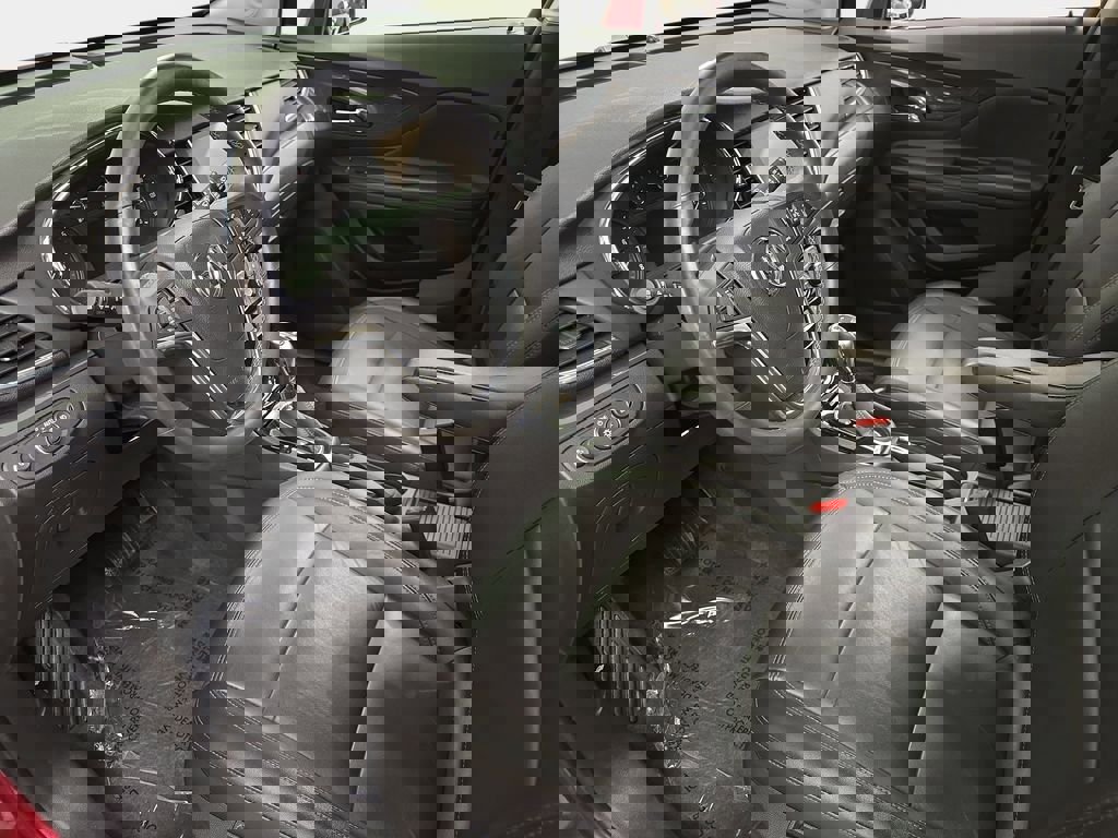 Used 2018 Buick Encore Essence image 18