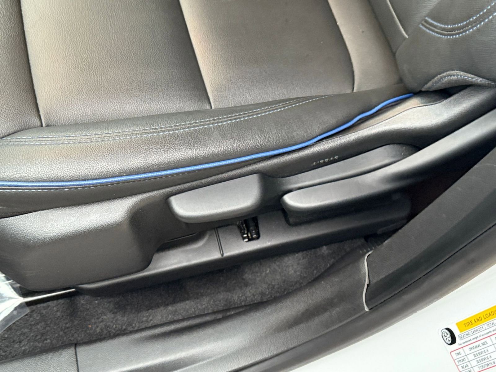 Used 2025 Buick Envista Sport Touring image 23