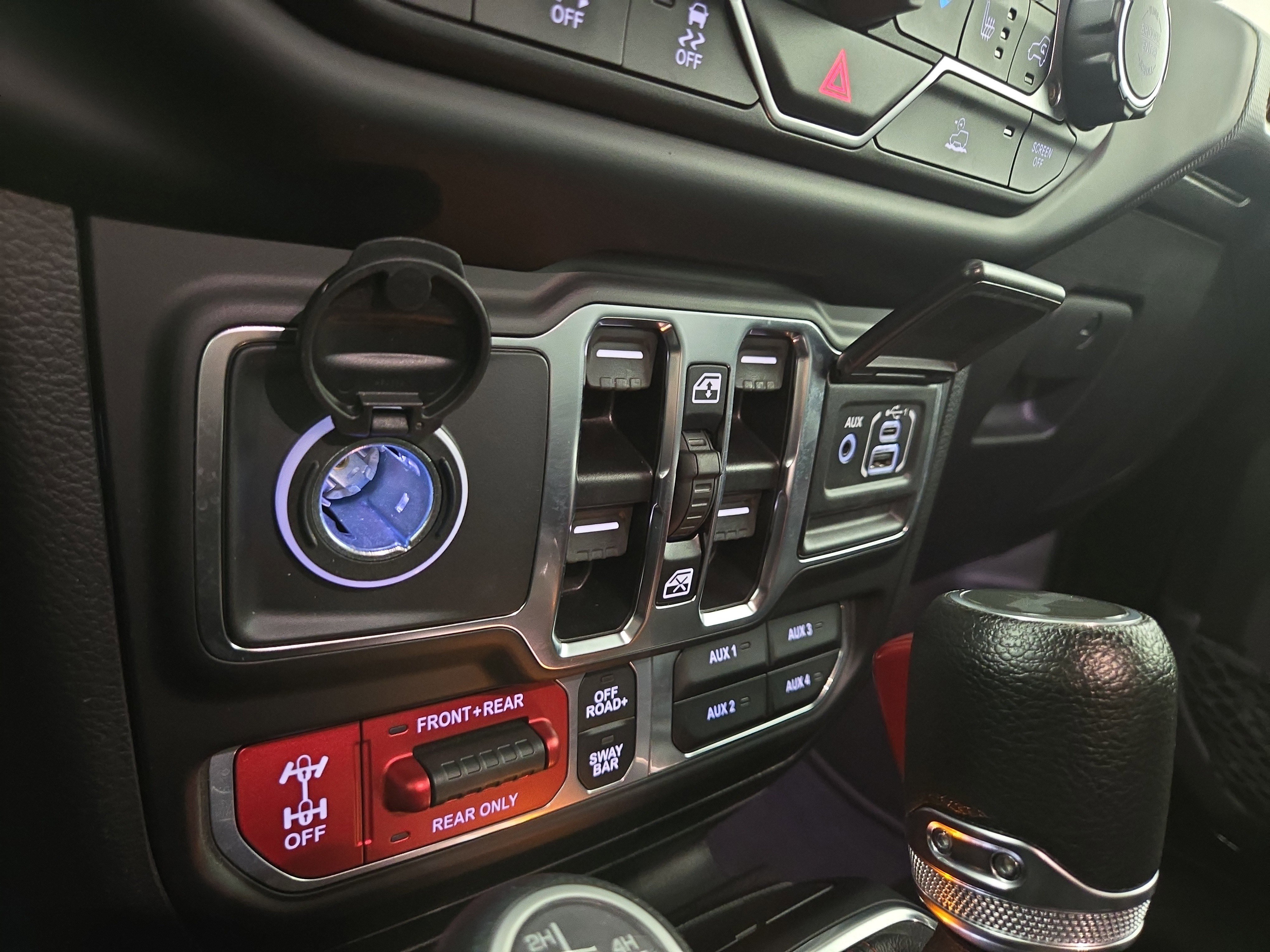 Certified 2023 Jeep Wrangler Unlimited Rubicon w/ Cold Weather Group image 31