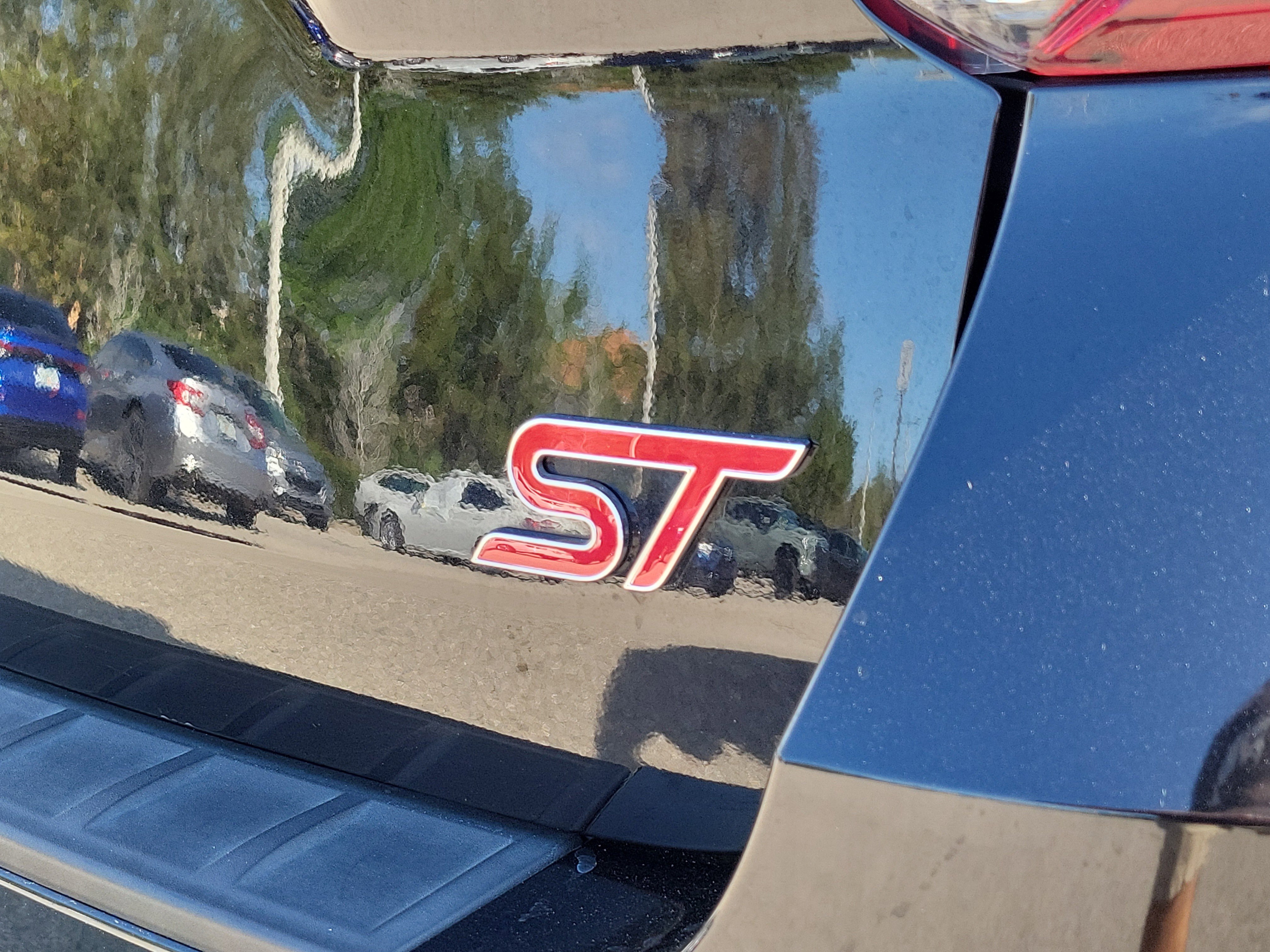 Used 2020 Ford Explorer ST w/ ST Street Pack image 10