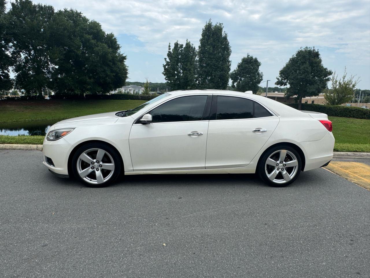 Used 2013 Chevrolet Malibu LTZ FWD image 7