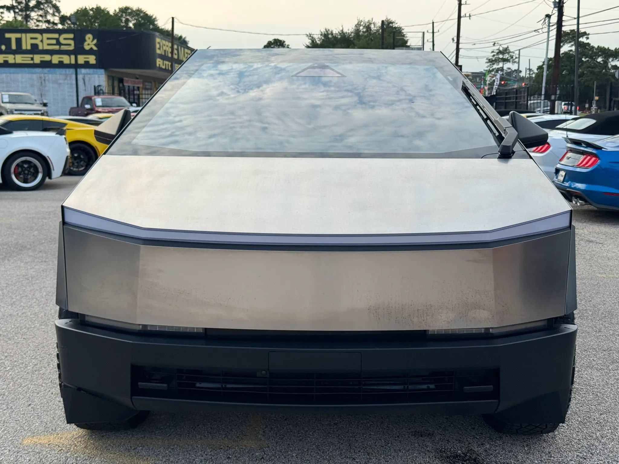 Used 2024 Tesla Cybertruck AWD Crew Cab image 2