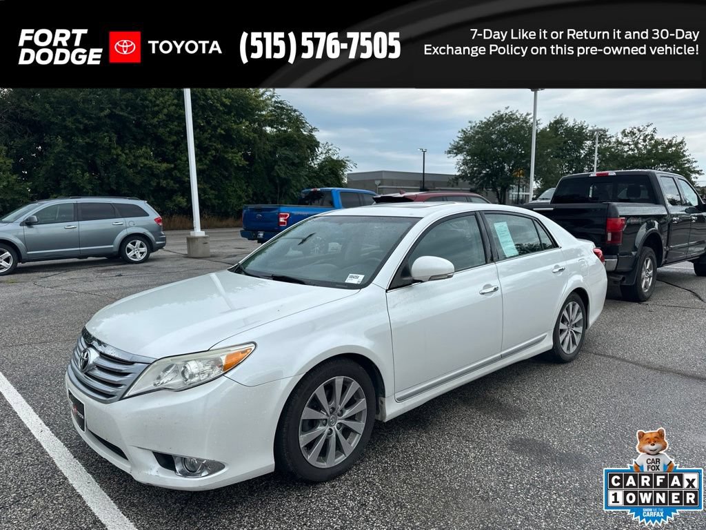 Used 2012 Toyota Avalon Limited FWD image 1