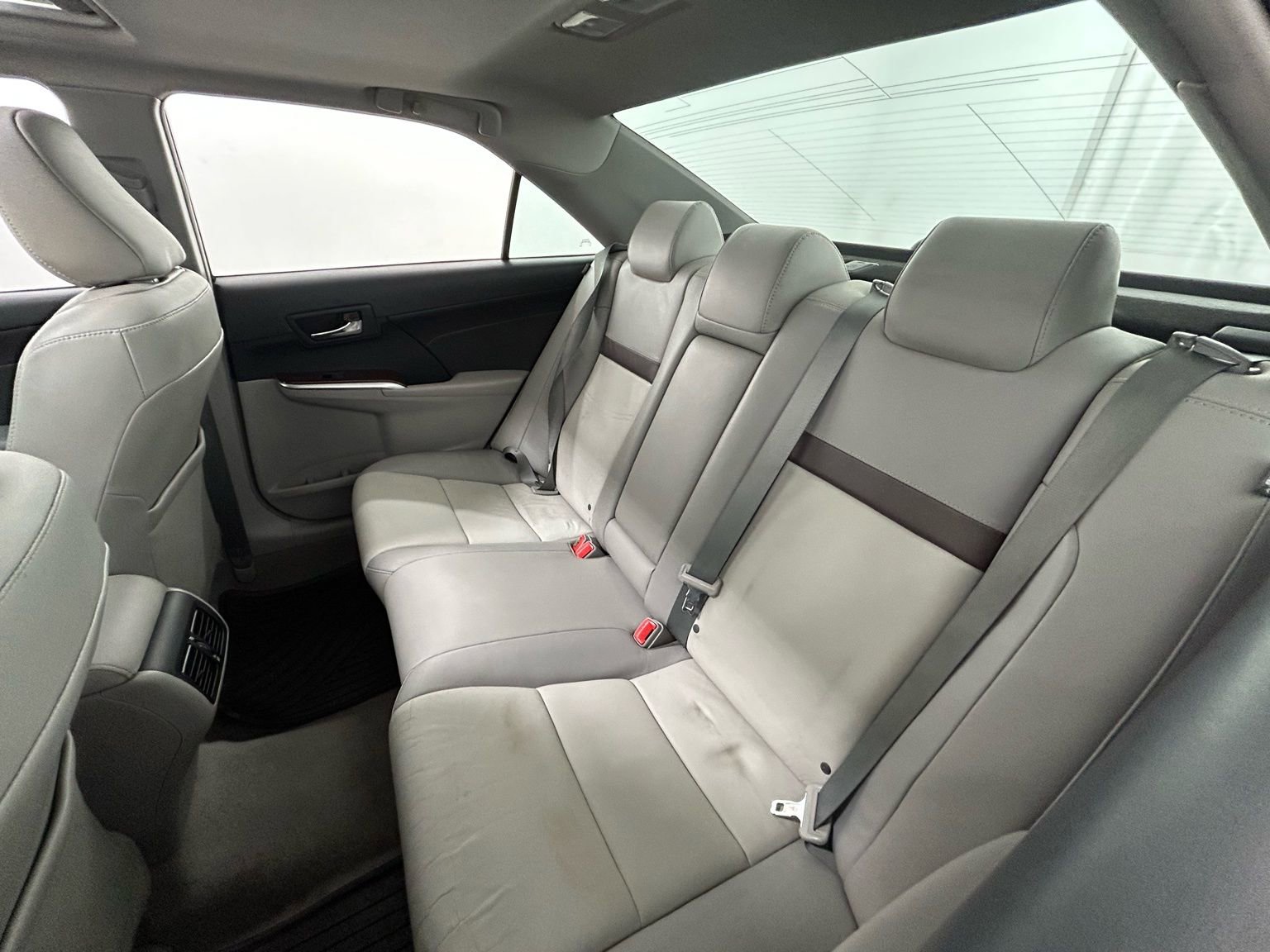 Used 2013 Toyota Camry XLE w/ Leather Pkg image 34