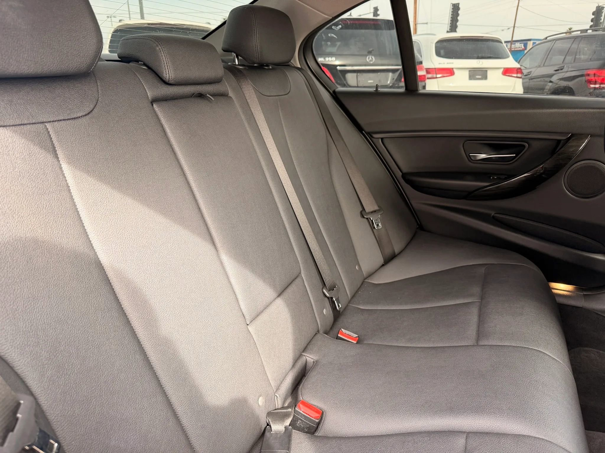 Used 2018 BMW 320i Sedan RWD image 34