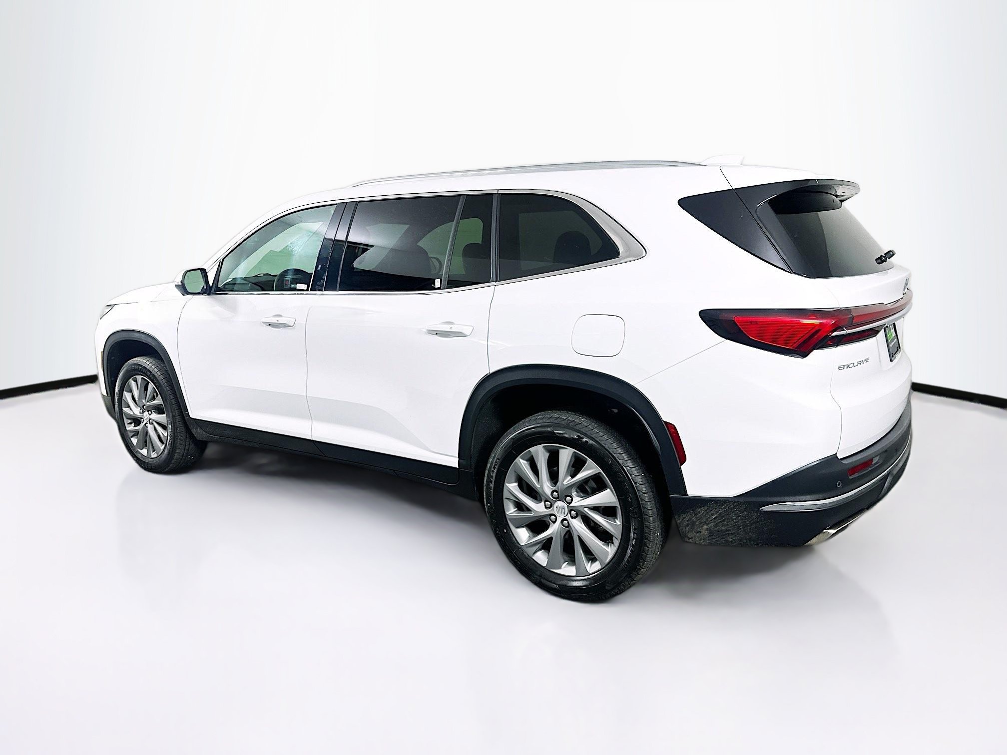 Used 2025 Buick Enclave Preferred FWD image 5