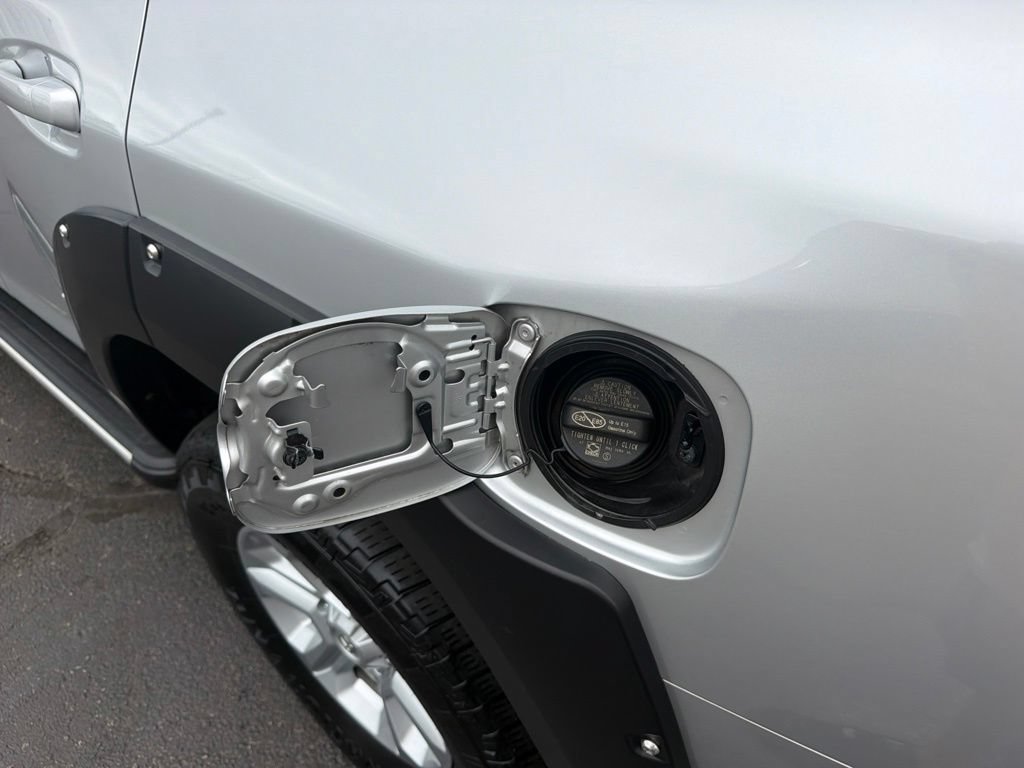 Used 2018 Toyota 4Runner SR5 AWD/4WD image 46