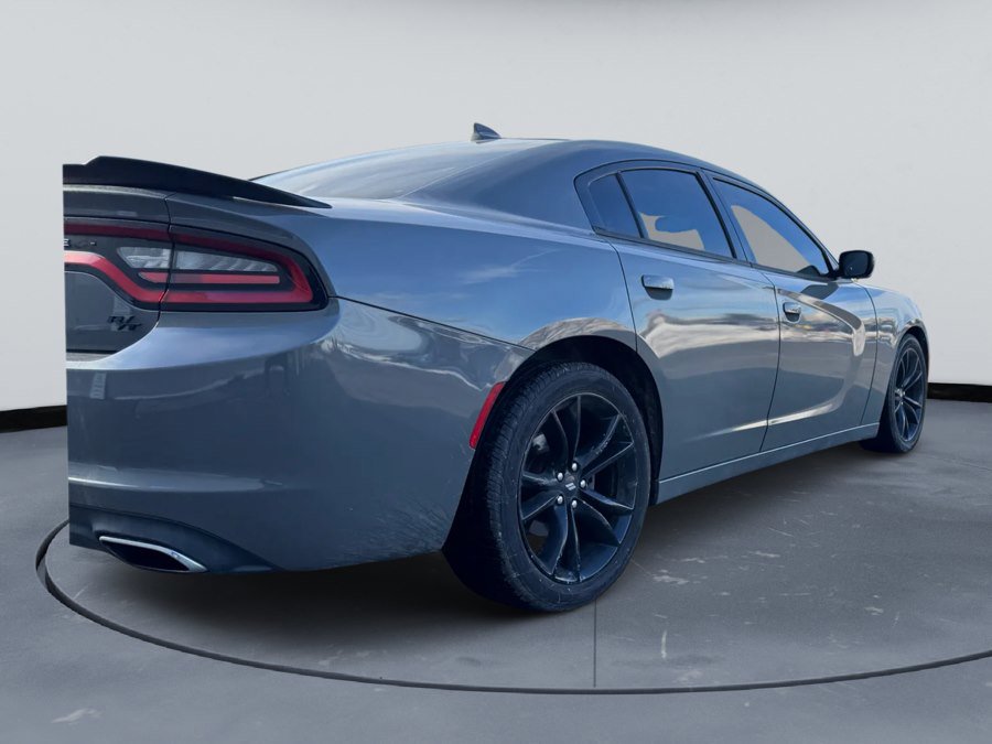 Used 2017 Dodge Charger R/T w/ Navigation & Travel Group RWD image 8