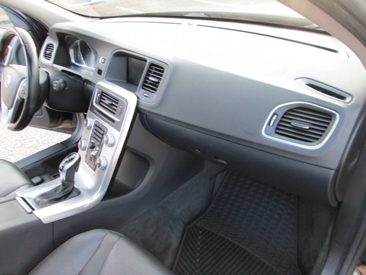 Used 2017 Volvo V60 T5 Premier w/ Convenience Package image 51