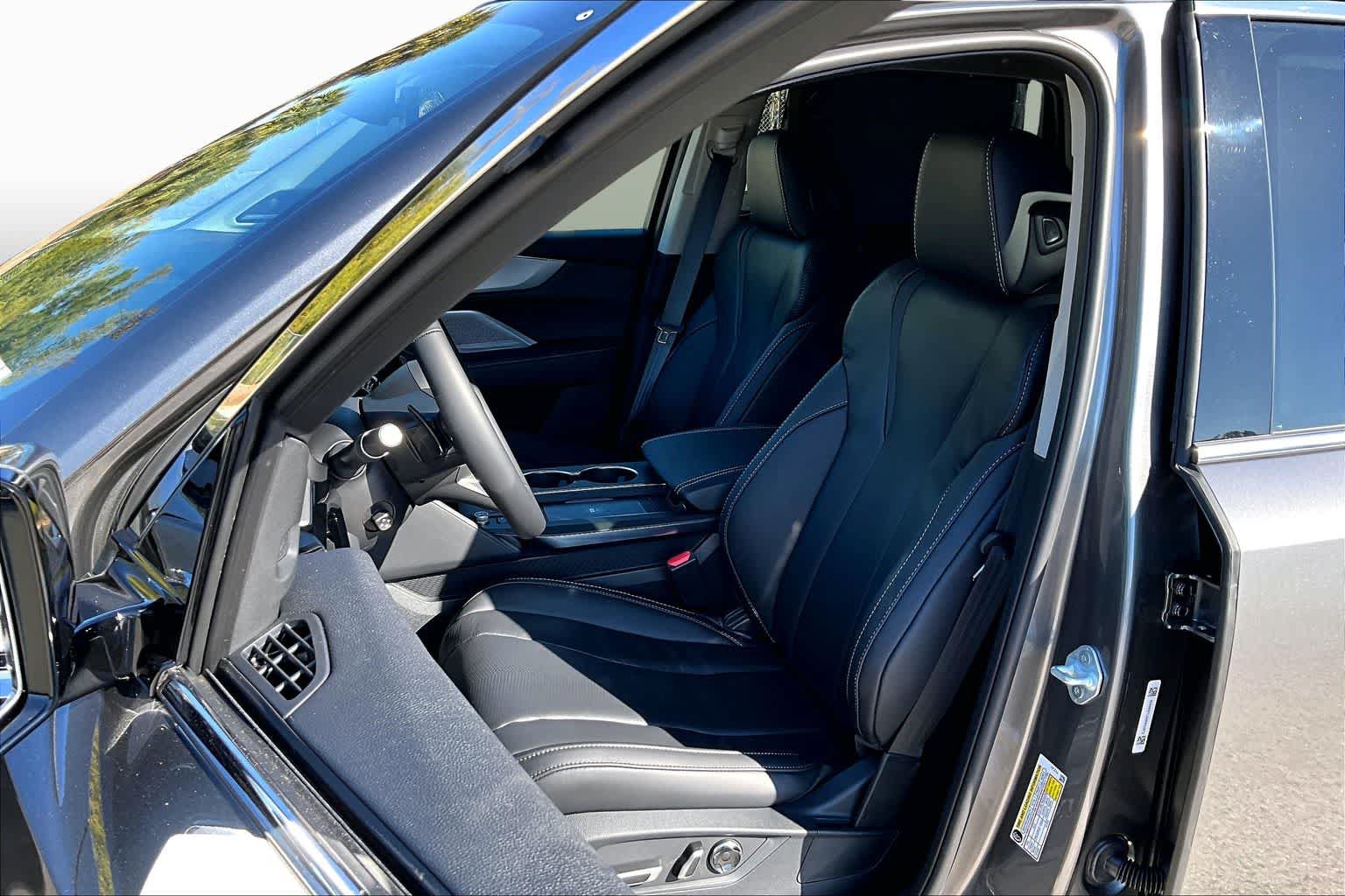 Certified 2026 Acura MDX w/ Technology Package FWD image 9