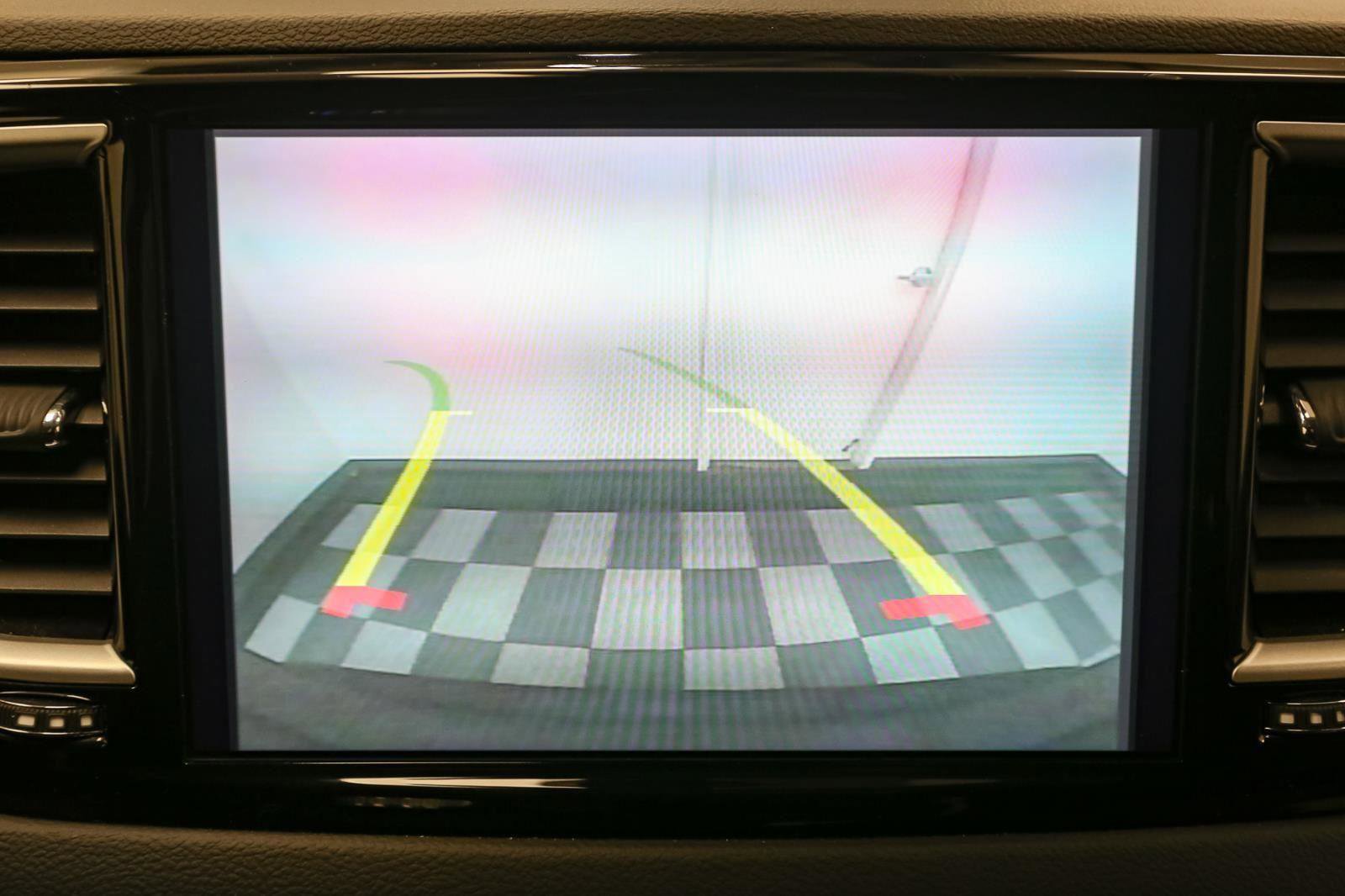 Used 2024 Chrysler Pacifica Touring-L image 27