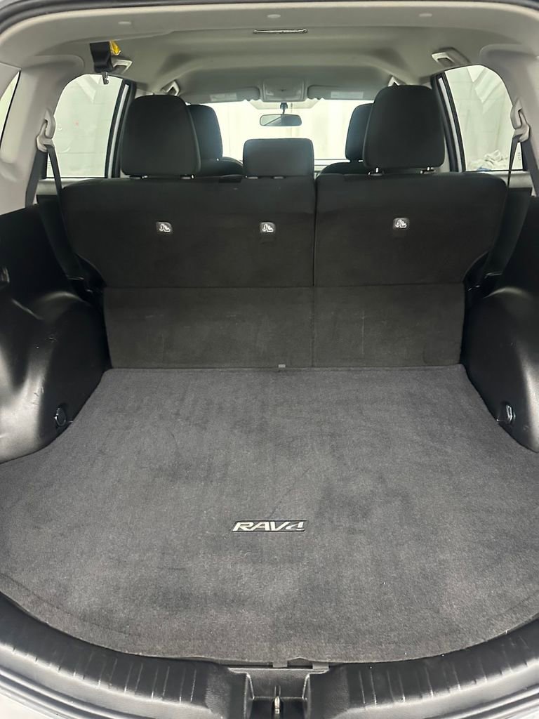 Used 2016 Toyota RAV4 LE AWD/4WD image 27