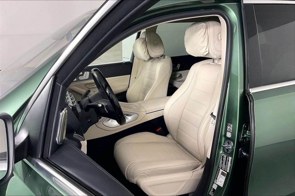 New 2026 Mercedes-Benz GLS 580 4MATIC image 9