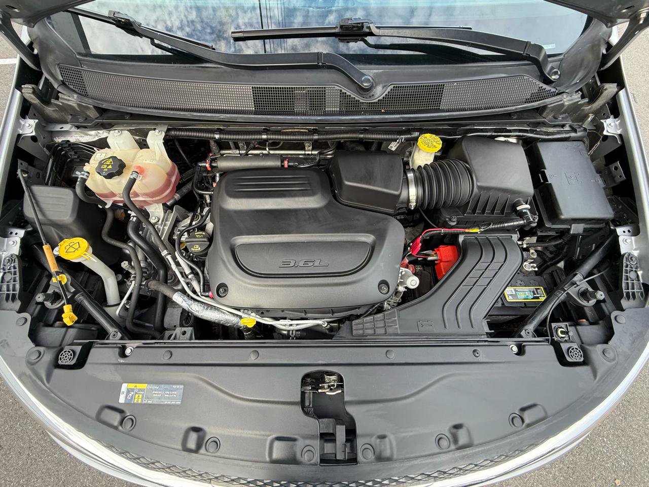 Used 2019 Chrysler Pacifica Touring-L FWD image 53