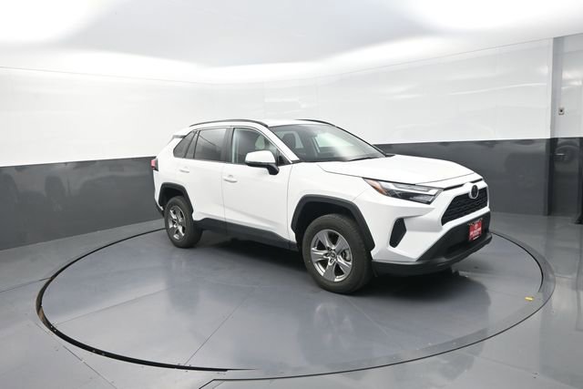 Used 2025 Toyota RAV4 XLE AWD/4WD image 21