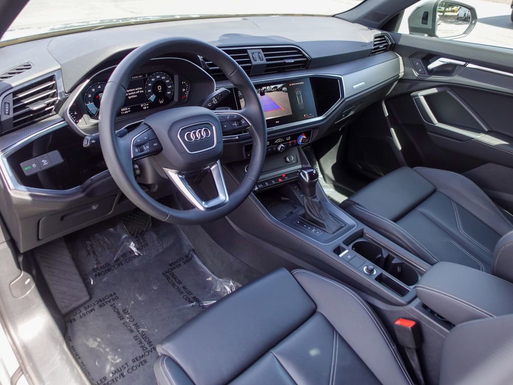 Used 2025 Audi Q3 2.0T Premium w/ Convenience Package image 11