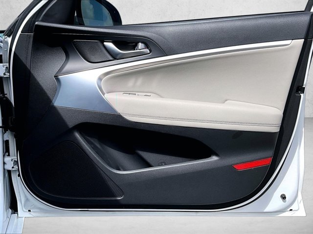Used 2023 Genesis G70 2.0T RWD image 18