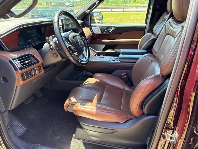 Used 2023 Lincoln Navigator Reserve AWD/4WD image 15