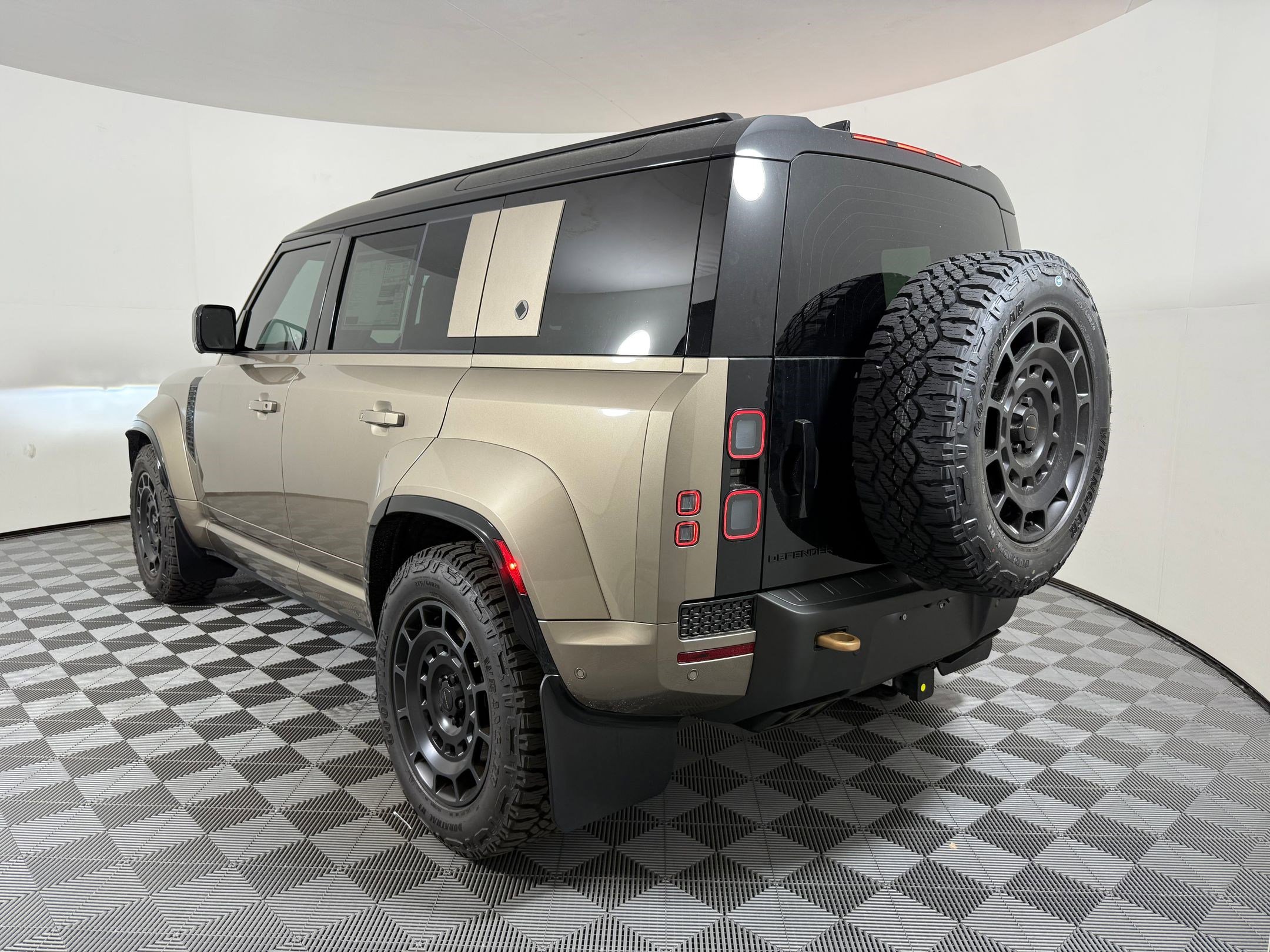 New 2026 Land Rover Defender 110 OCTA AWD/4WD image 3