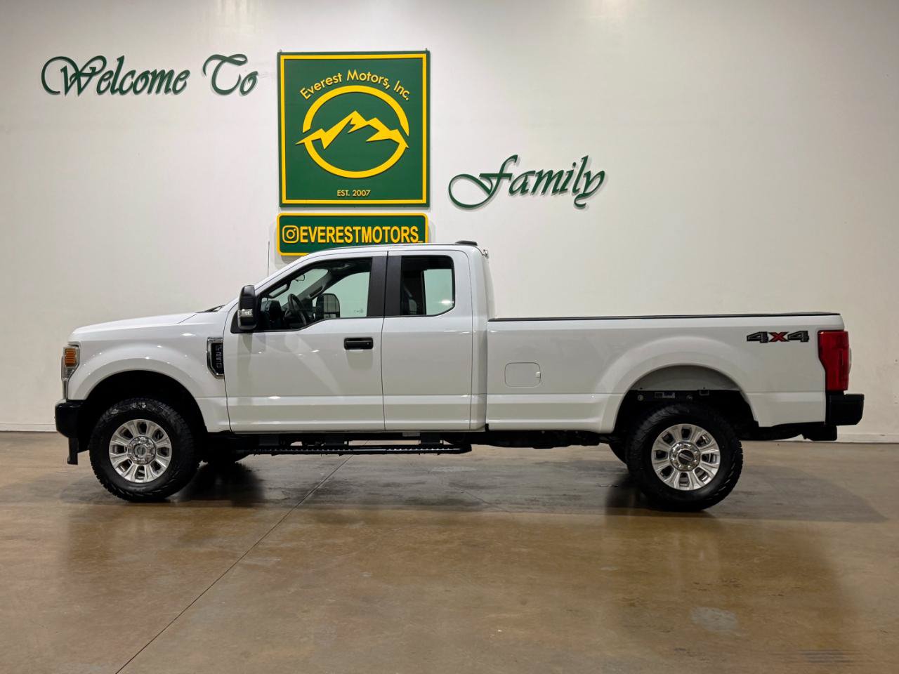 Used 2022 Ford F250 XL w/ Power Equipment Group AWD/4WD image 5