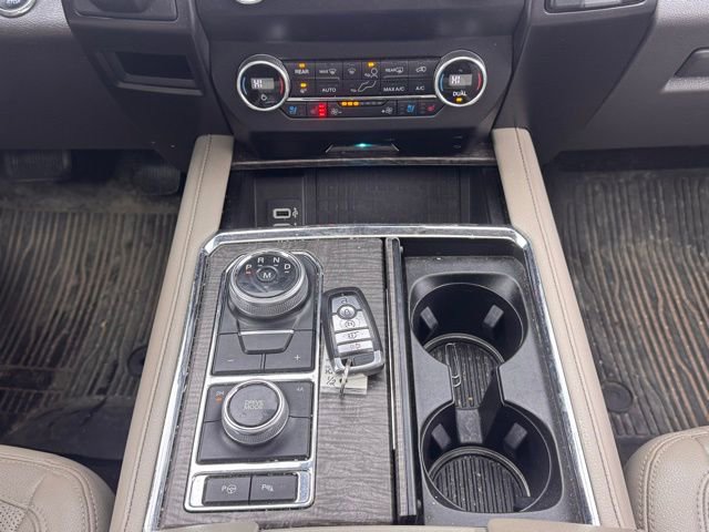 Used 2019 Ford Expedition Limited w/ Equipment Group 302A AWD/4WD image 17
