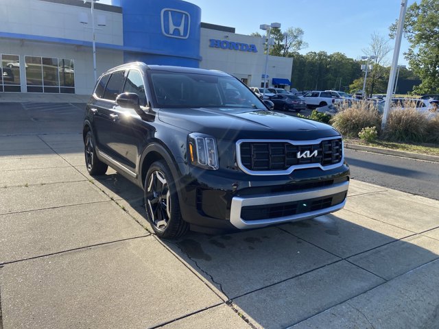 Used 2025 Kia Telluride S image 2