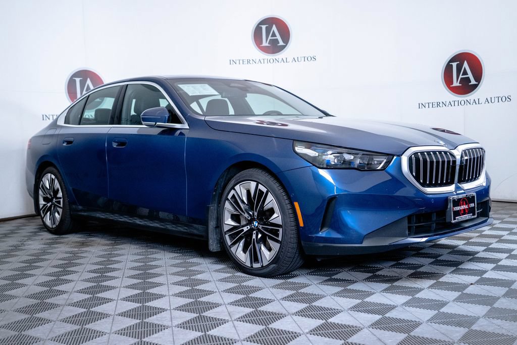 Used 2025 BMW 540i xDrive AWD/4WD image 1