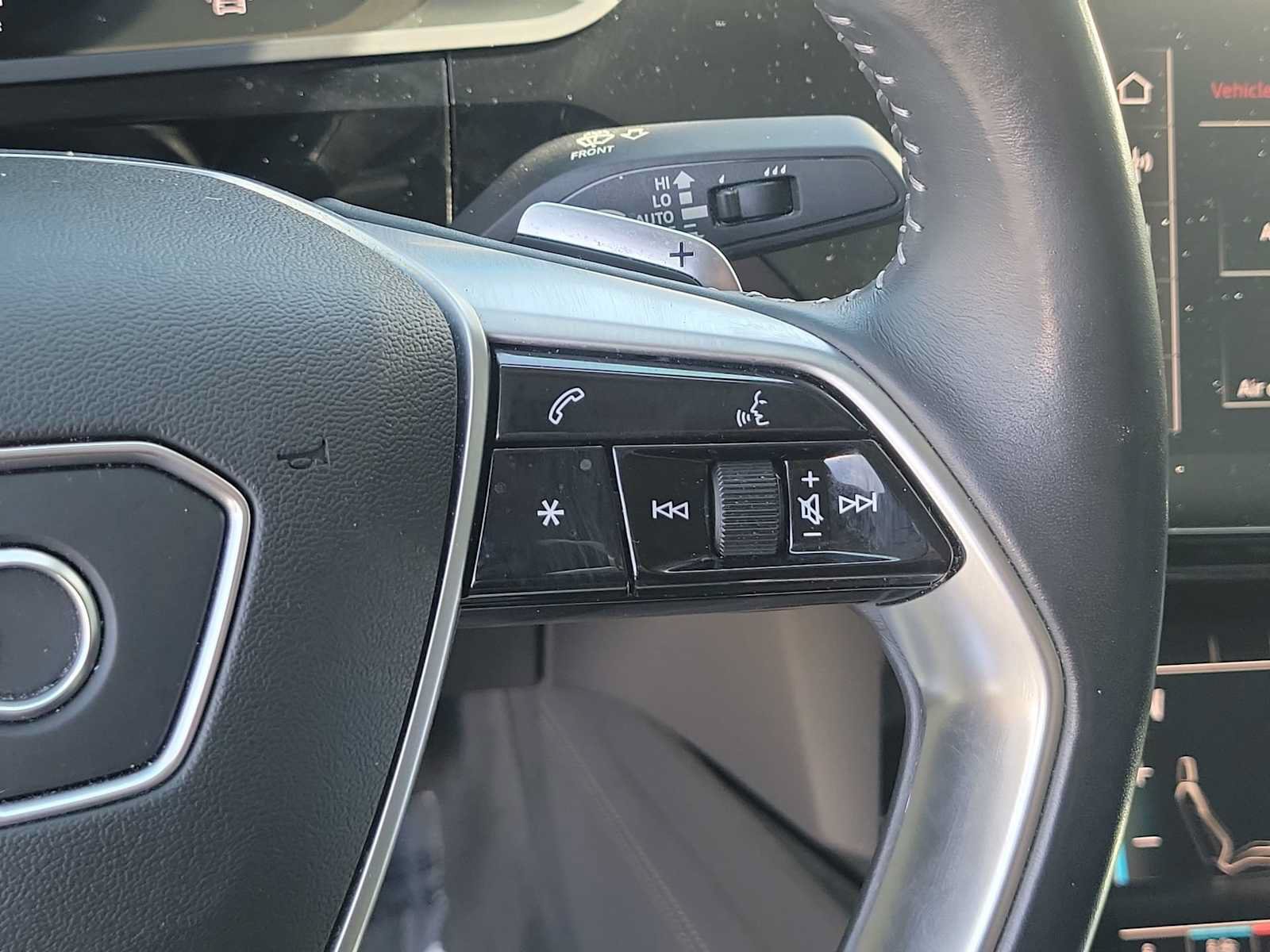 Used 2021 Audi e-tron Premium Plus w/ Premium Plus Package AWD/4WD image 16
